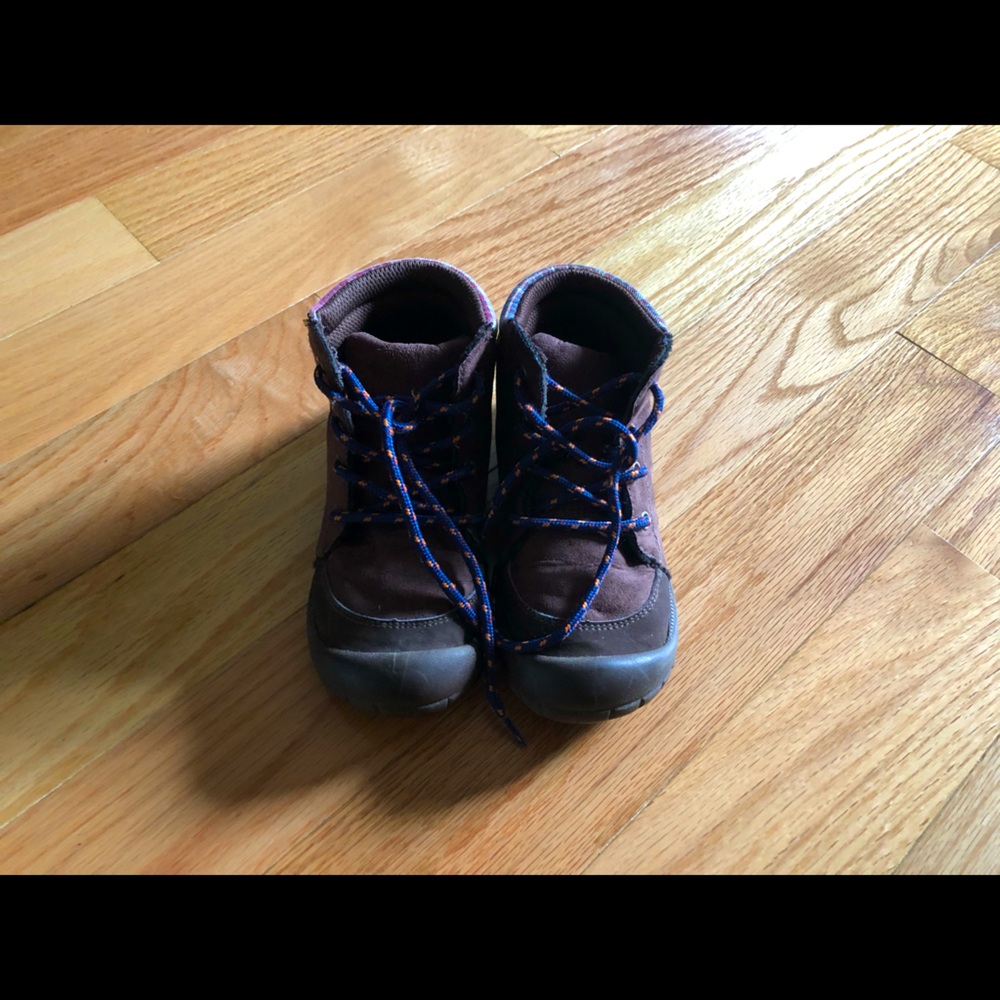 Toddler boys Oshkosh boots